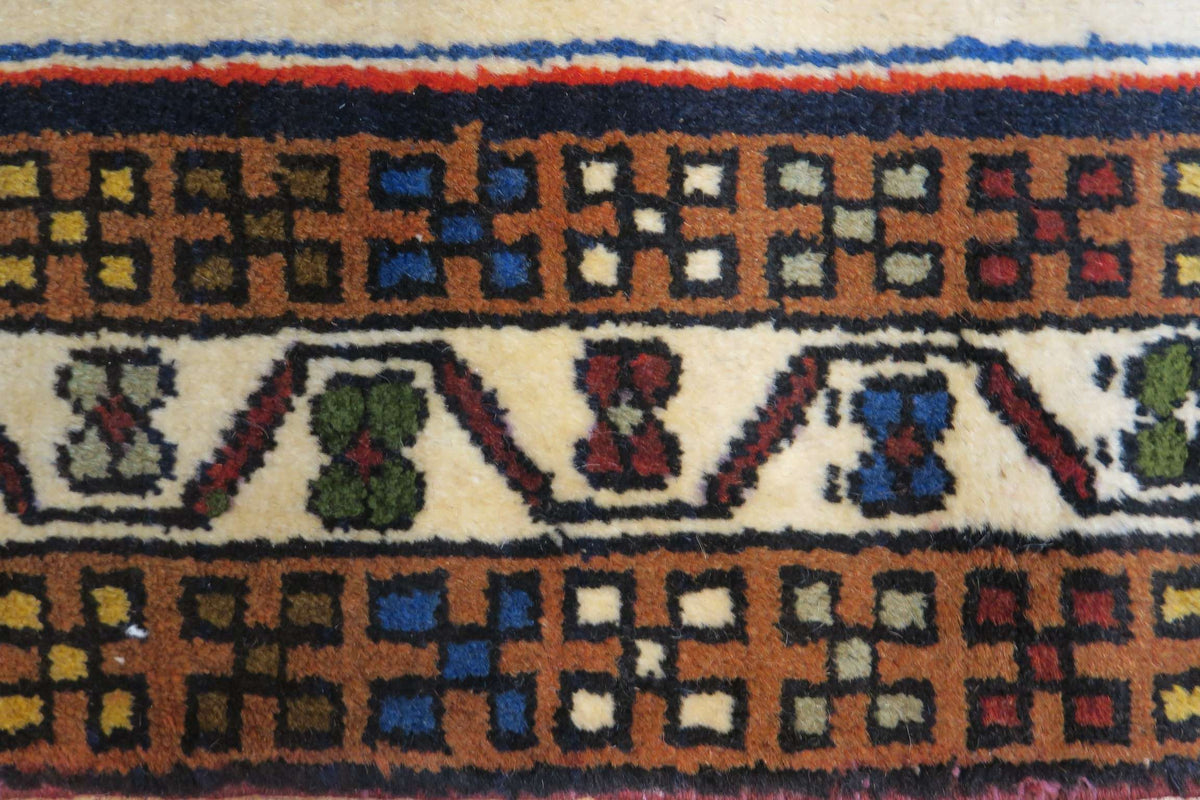 2' 6" x 9' 8" Persian Ardabil Runner image 1