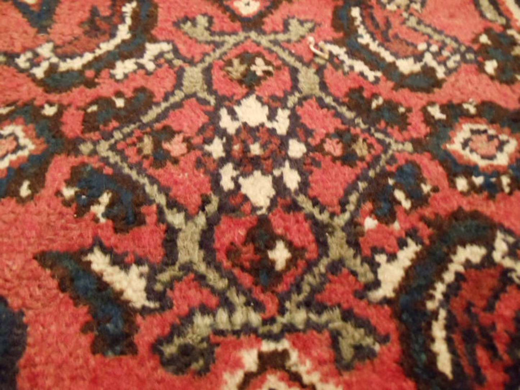 6' 9" x 10' 3" Persian Hosseinabad Rug image 7