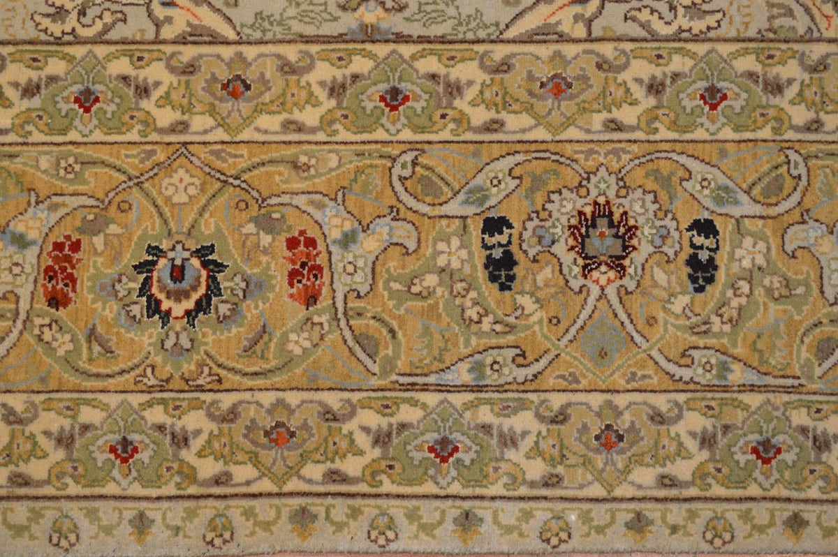 8' 1" x 9' 9" India Agra Rug image 10