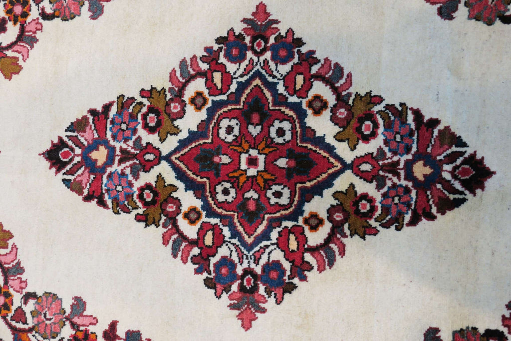 3' 3" x 4' 9" Persian Bakhtiar Rug image 2