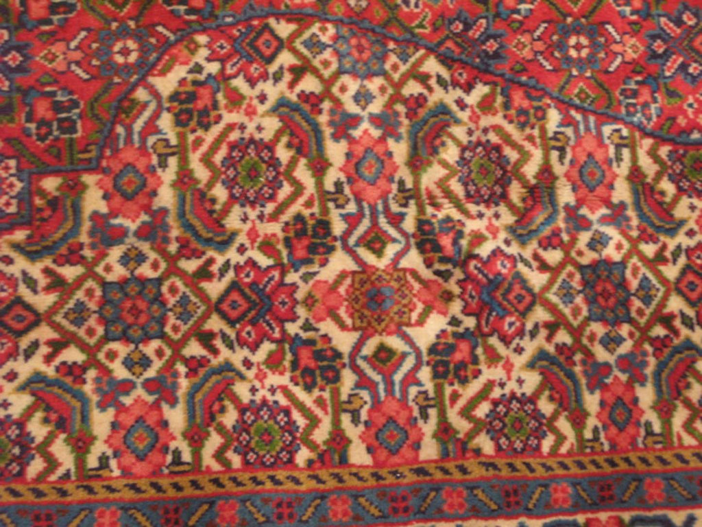 8' 4" x 11' 7" Persian Sarouk Rug image 3