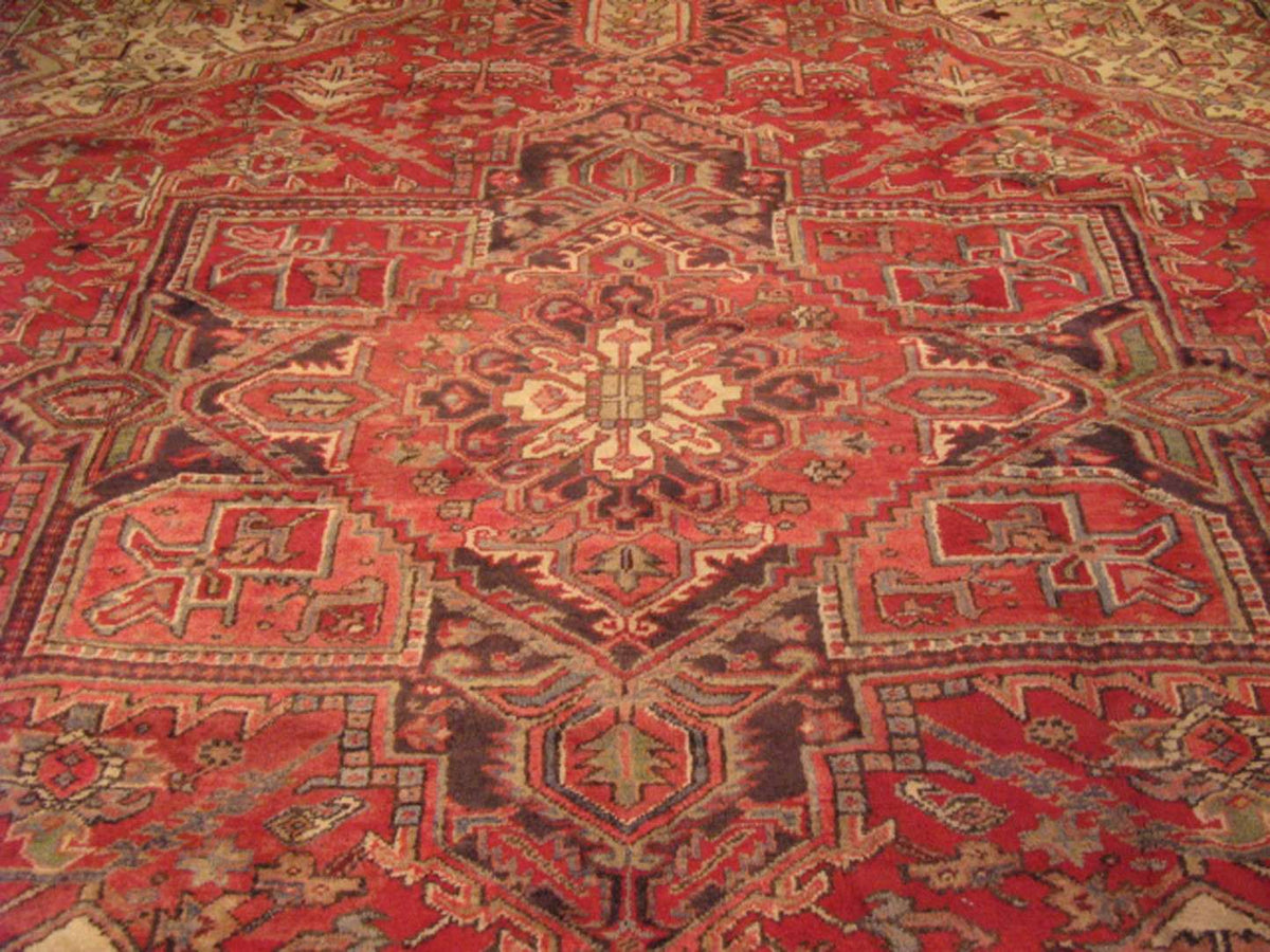 9' 3" x 11' 6" Persian Heriz Rug image 7