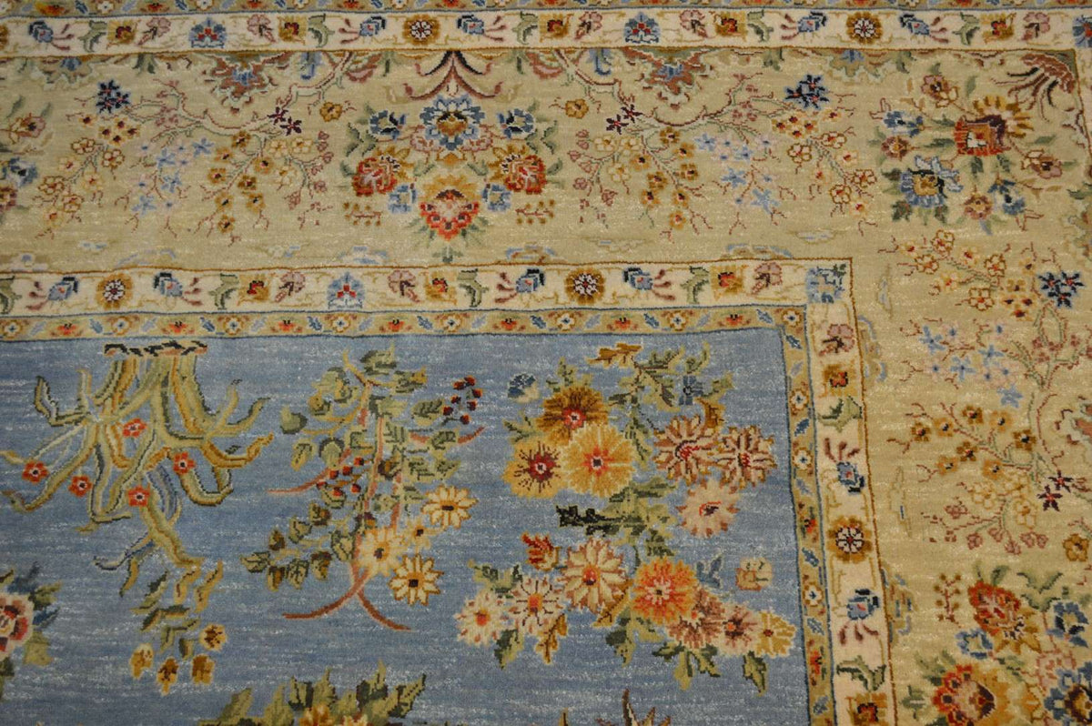 4' 1" x 5' 4" India Agra Rug image 9