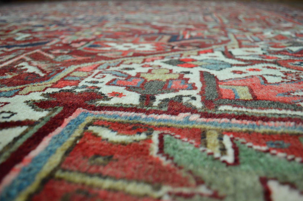 7' 9" x 11' 4" Persian Heriz Rug image 8