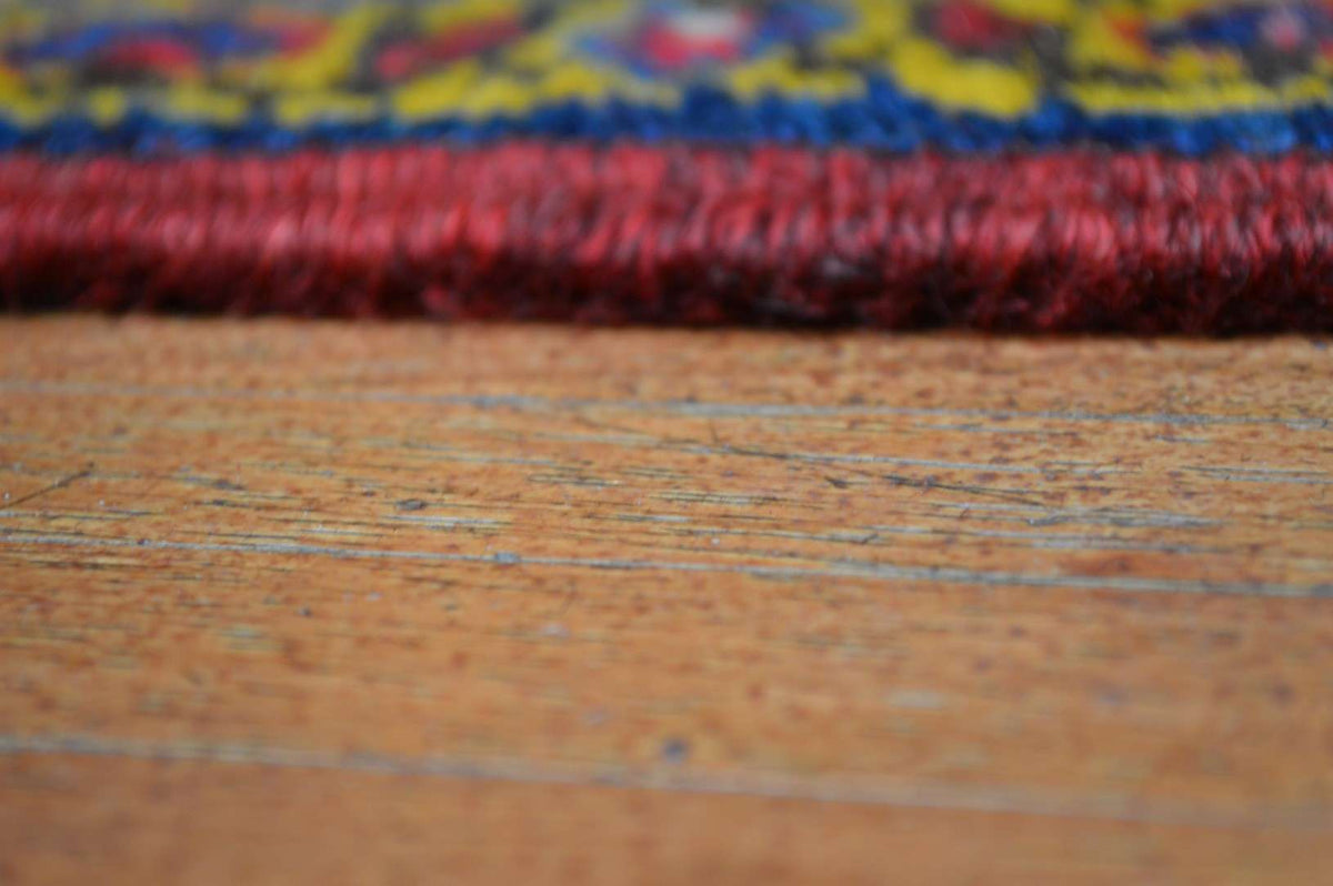 7' 9" x 10' 0" Persian Heriz Rug image 1