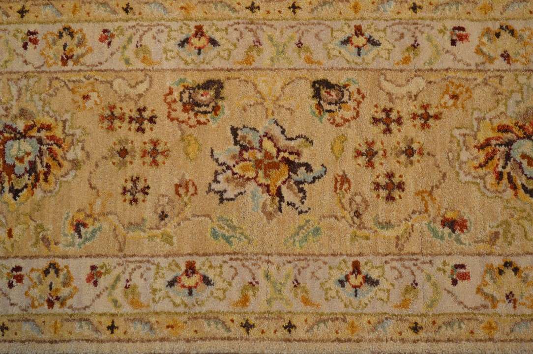 8' 0" x 10' 3" India Sultanabad Rug image 6