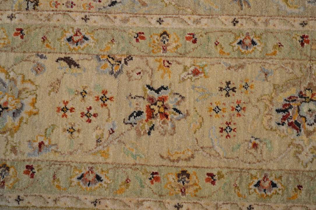 8' 0" x 8' 3" India Sultanabad Square Rug image 9