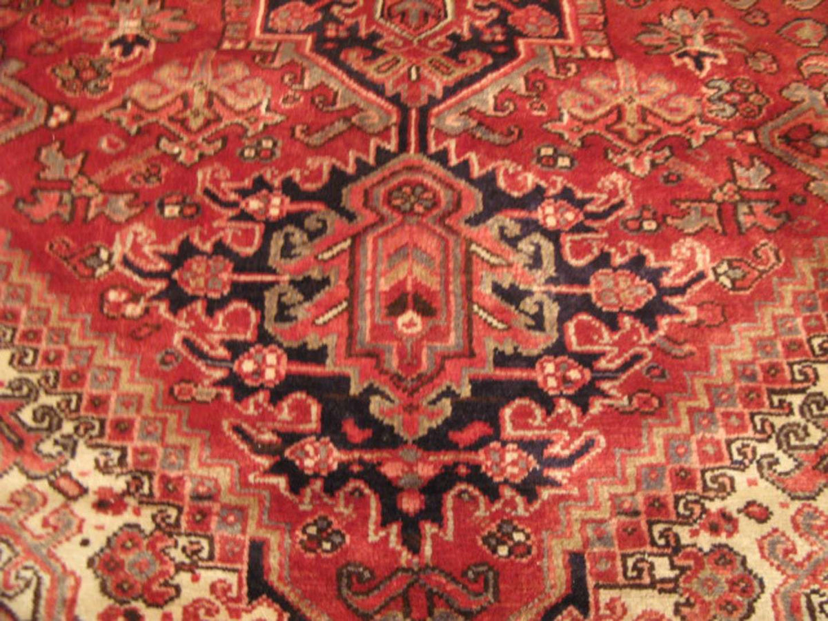 8' 5" x 11' 1" Persian Heriz Rug image 4