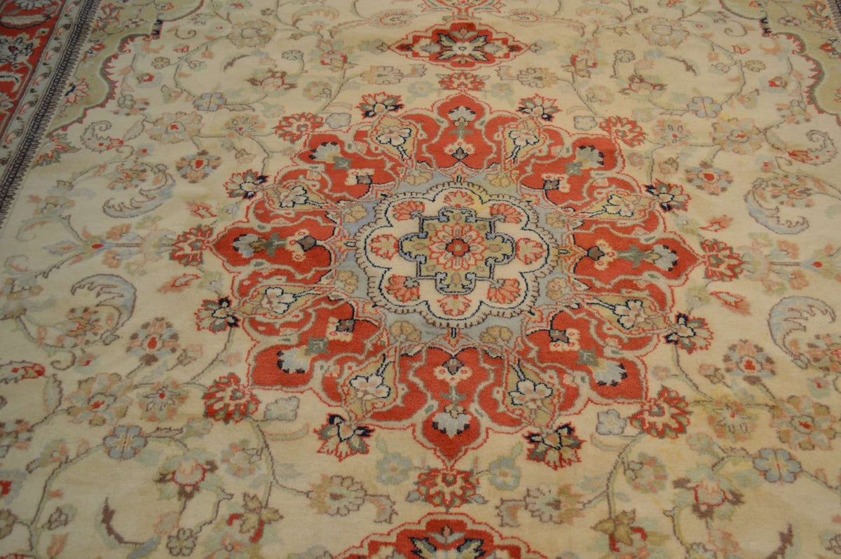 8' 8" x 12' 3" Persian Tabriz Rug image 4