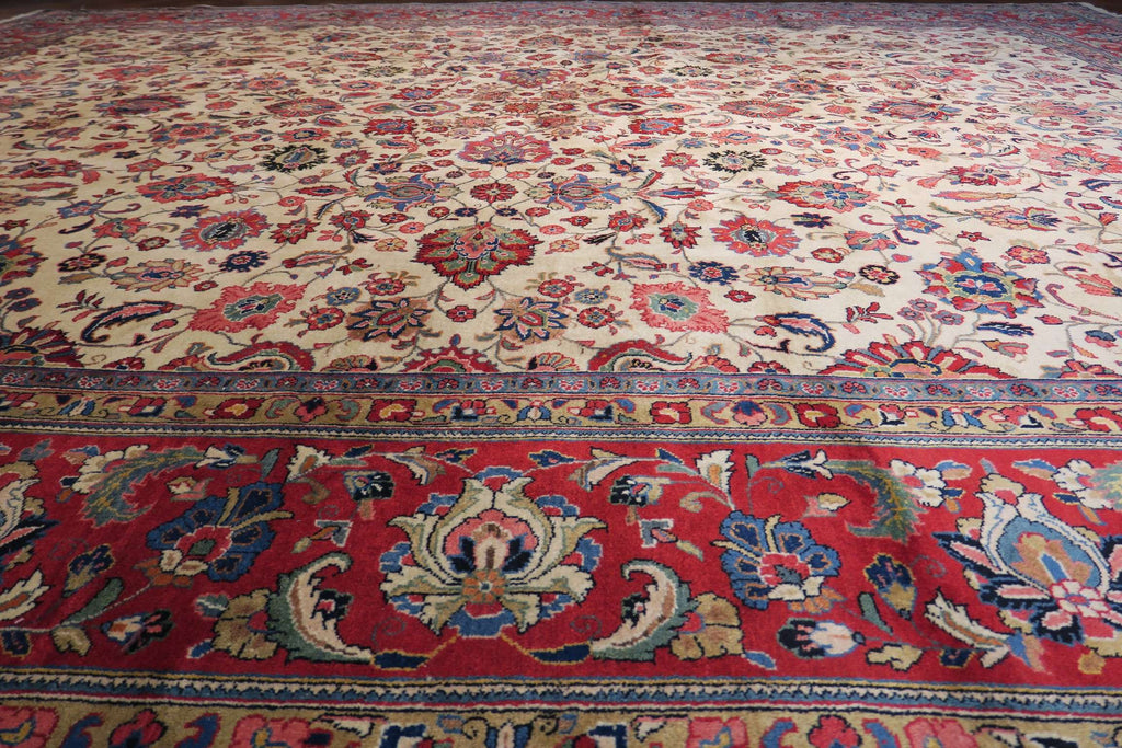 10' 3" x 13' 6" Persian Sarouk Rug image 2