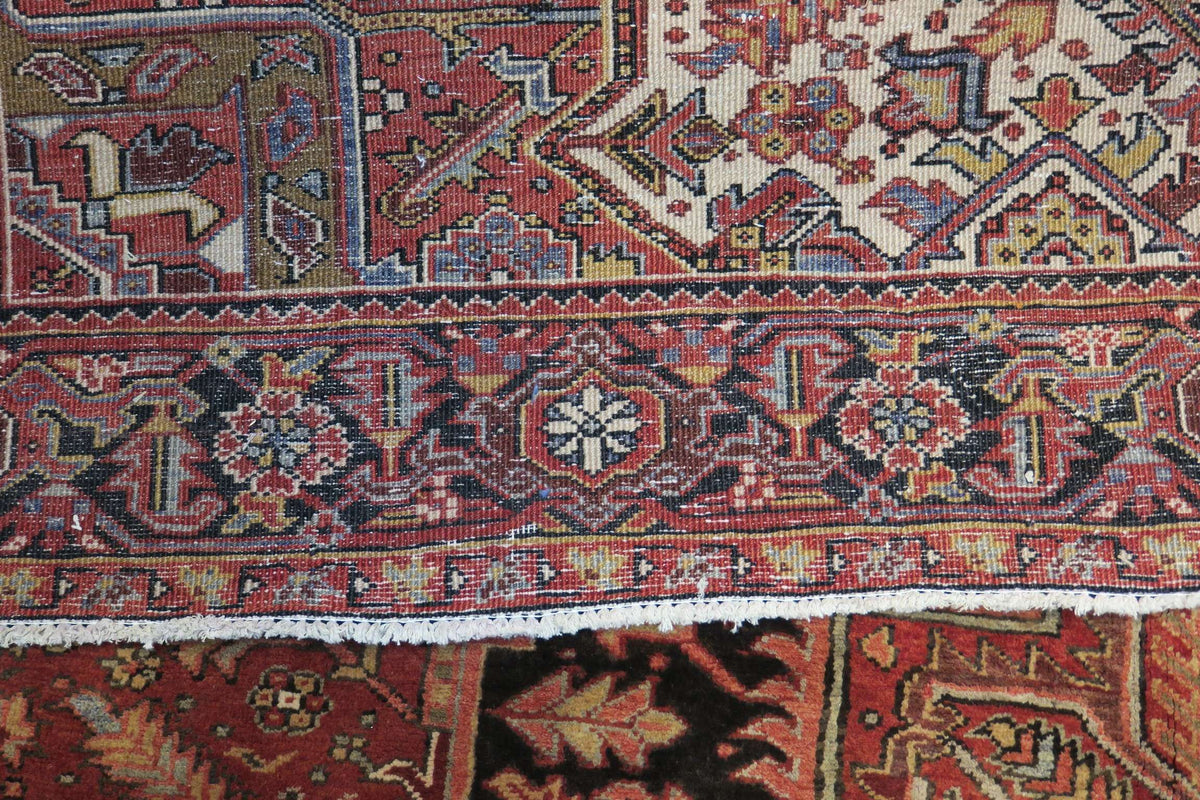 7' 9" x 11' 1" Persian Gorevan Rug image 9