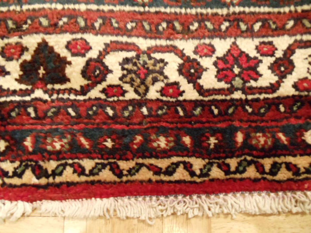 6' 9" x 10' 3" Persian Hosseinabad Rug image 10