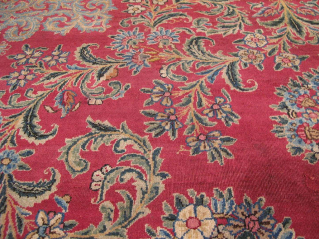8' 9" x 11' 1" Persian Lavar Rug image 5