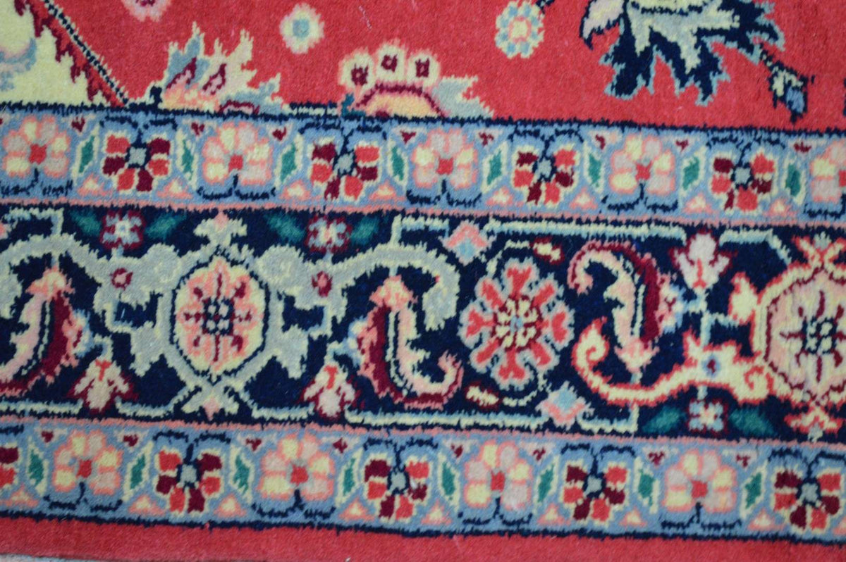 5' 5" x 8' 8" India Heriz Rug image 4