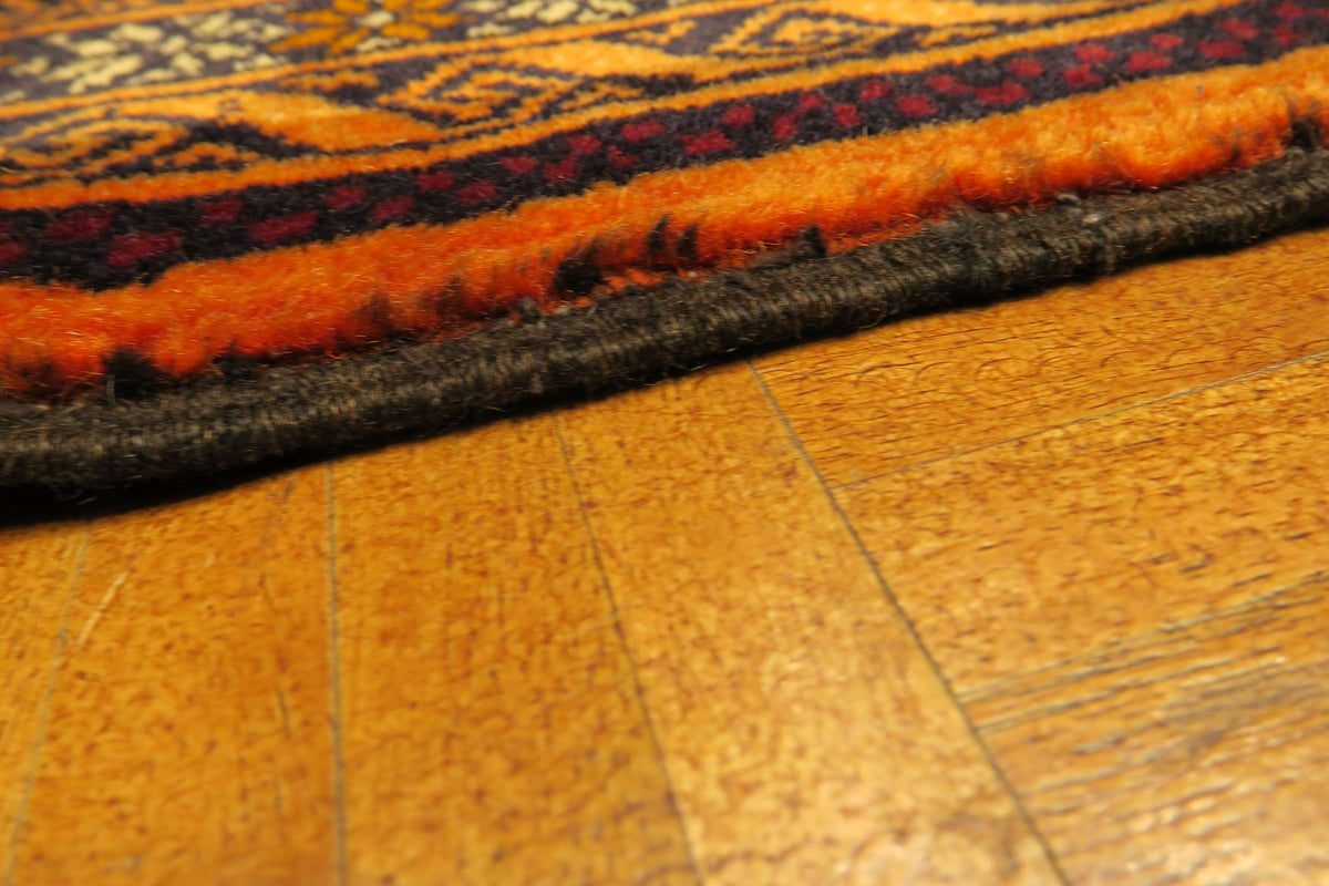 2' 8" x 5' 5" Persian Baluch Rug image 4