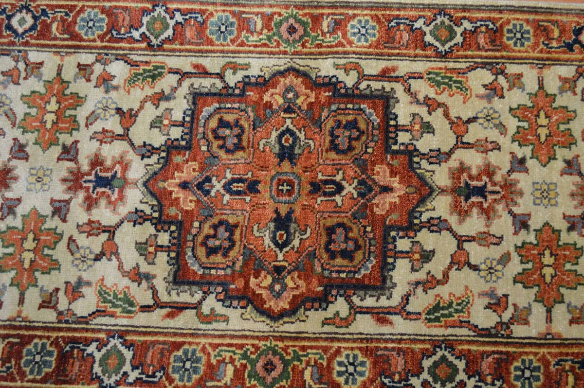 2' 6" x 9' 8" India Serapi Runner image 6