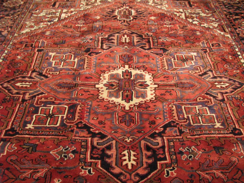 7' 9" x 11' 0" Persian Heriz Rug image 7