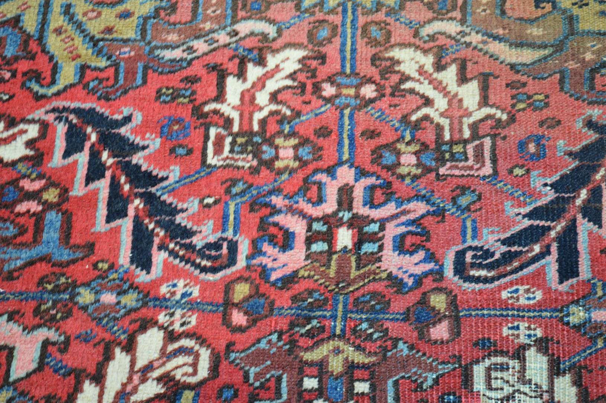 7' 4" x 10' 8" Persian Heriz Rug image 7