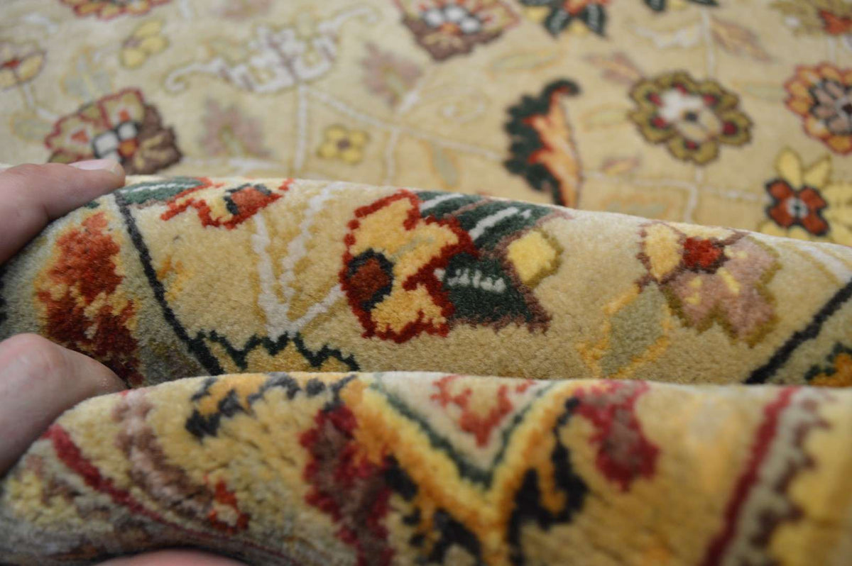 5' 1" x 7' 1" India Agra Rug image 11
