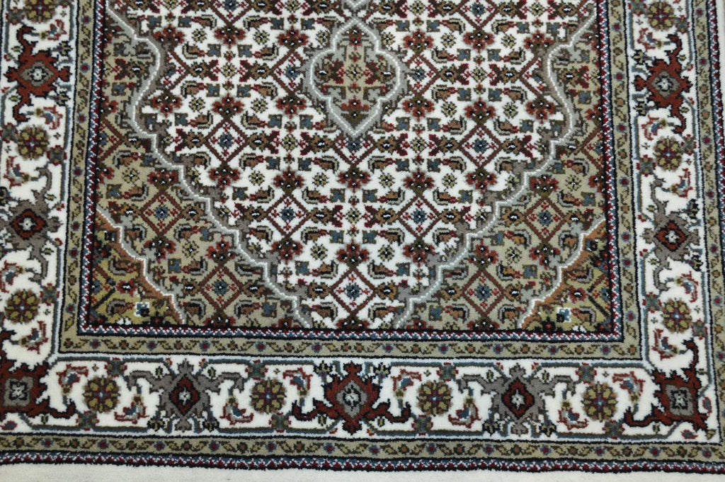 3' 1" x 5' 2" India Bijar Rug image 3