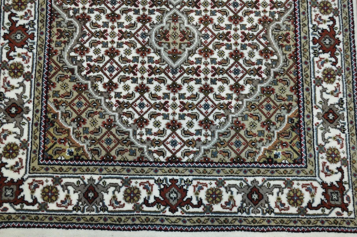 3' 1" x 5' 2" India Bijar Rug image 3
