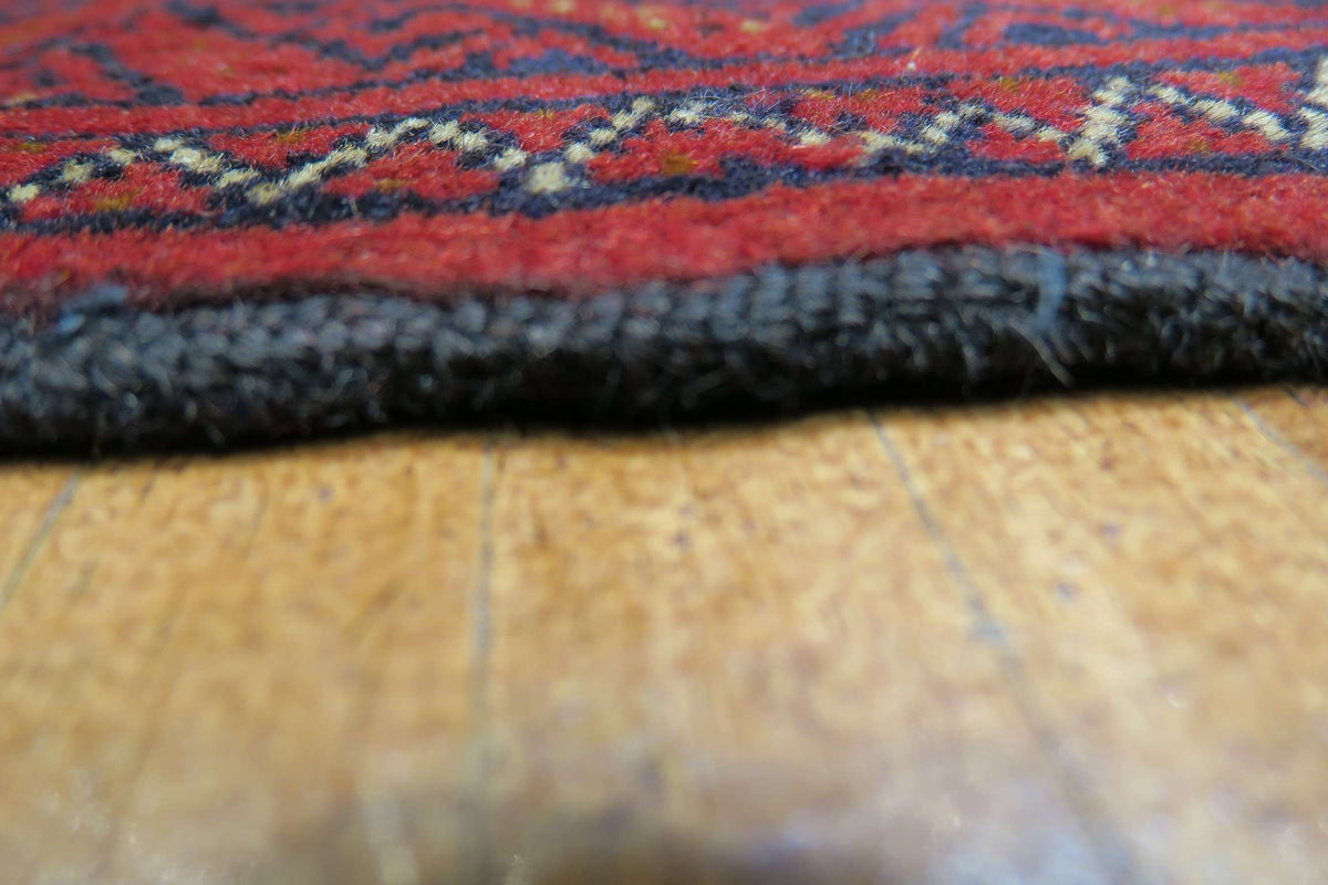 2' 9" x 5' 6" Persian Baluch Rug image 1