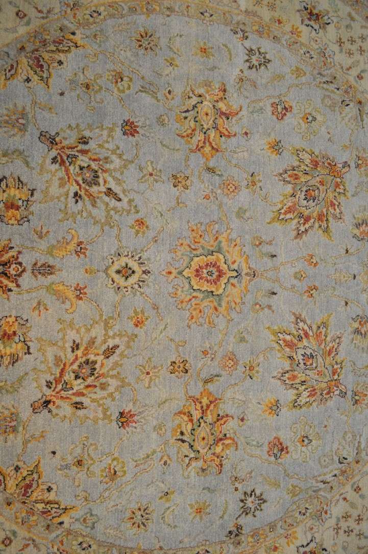 7' 8" x 8' 0" India Sultanabad Round Rug image 7