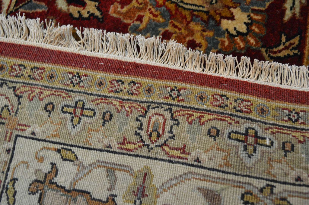 6' 1" x 9' 3" India Agra Rug image 11