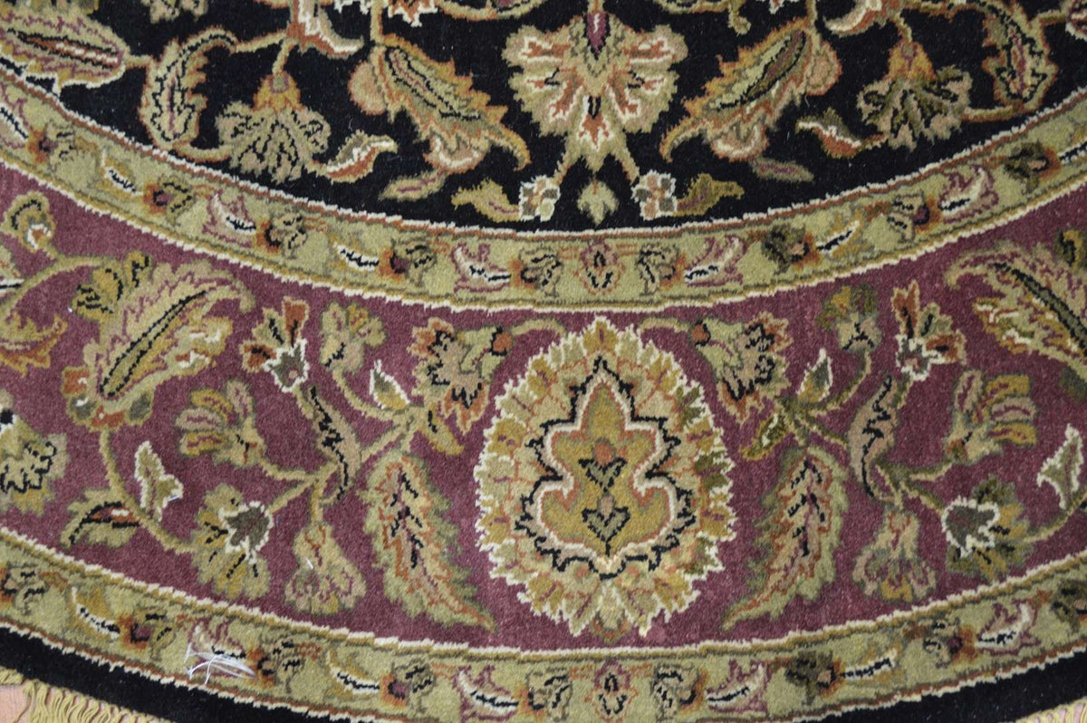 8' 4" x 8' 4" India Agra Round Rug image 9