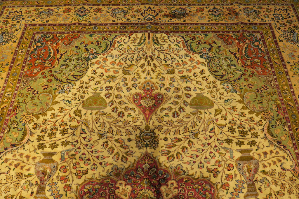 6' 9" x 10' 1" Persian Tabriz Rug image 8