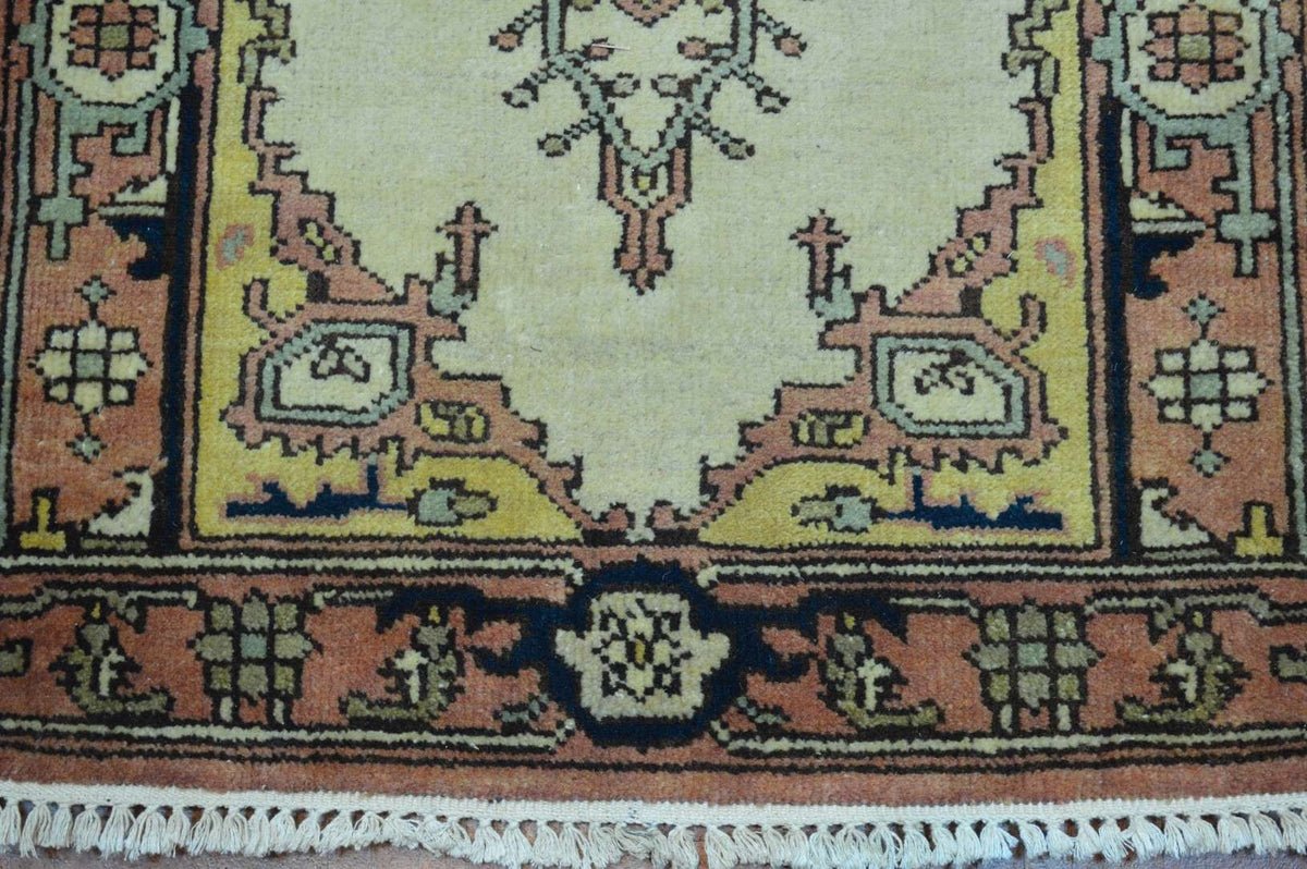 2' 5" x 8' 2" India Serapi Runner image 3
