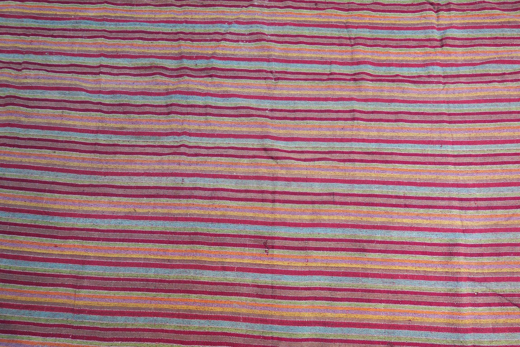 4' 10" x 7' 0" Persian Hamadan Rug image 9
