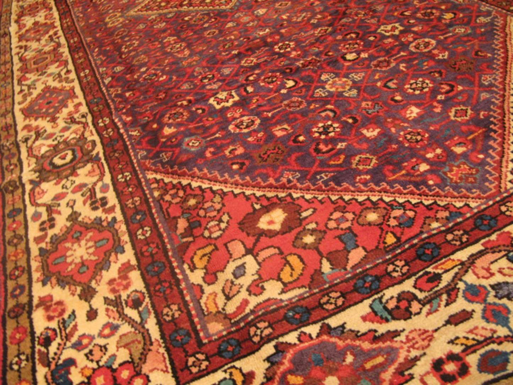 5' 2" x 10' 8" Vintage Hosseinabad Rug image 3