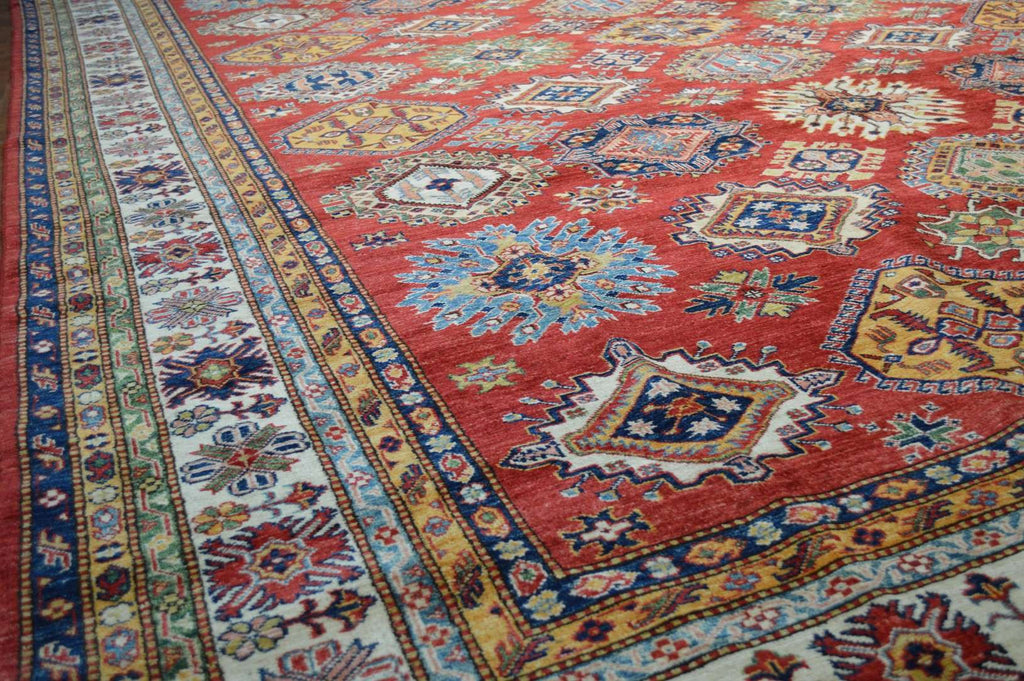 10' 0" x 14' 0" Pakistan Kazak Rug image 11