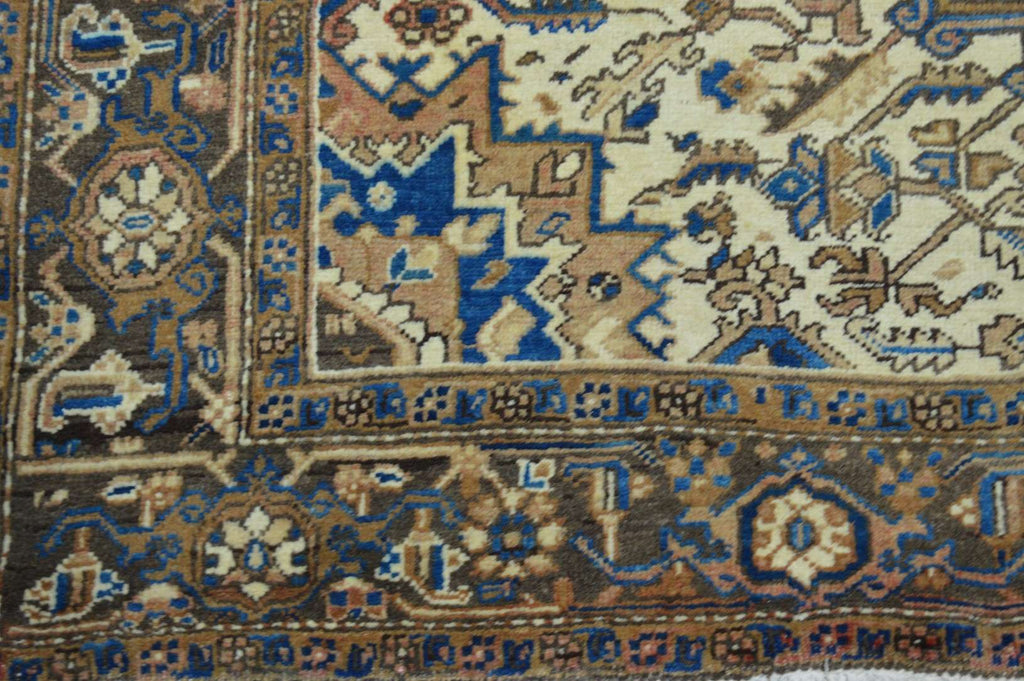 7' 6" x 8' 5" Persian Heriz Rug image 10