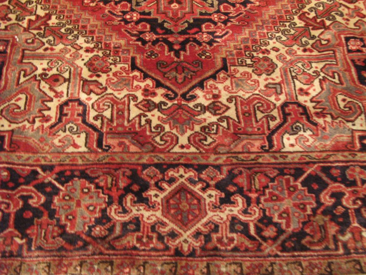 8' 5" x 11' 1" Persian Heriz Rug image 9