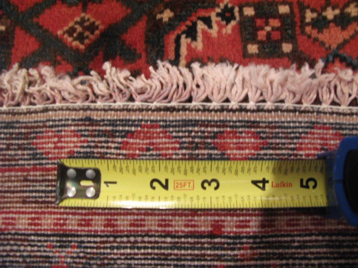 5' 0" x 9' 1" Persian Hosseinabad Rug image 7