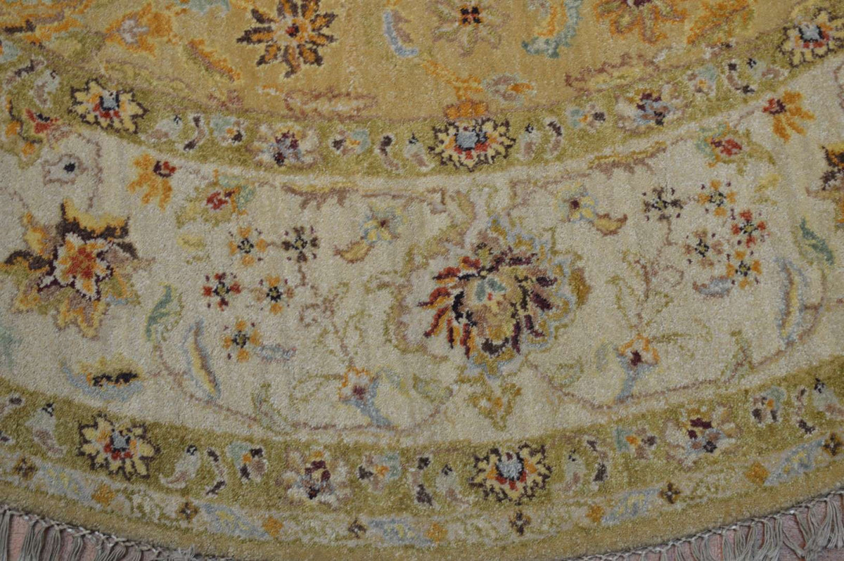 8' 1" x 8' 1" India Sultanabad Round Rug image 2