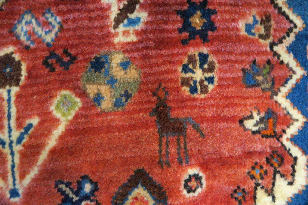 3' 7" x 4' 9" Persian Shiraz Rug image 10
