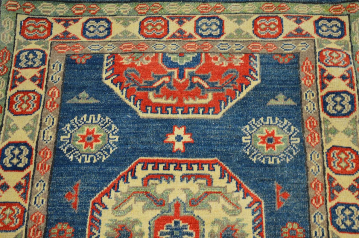 2' 8" x 6' 4" Pakistan Kazak Rug image 5