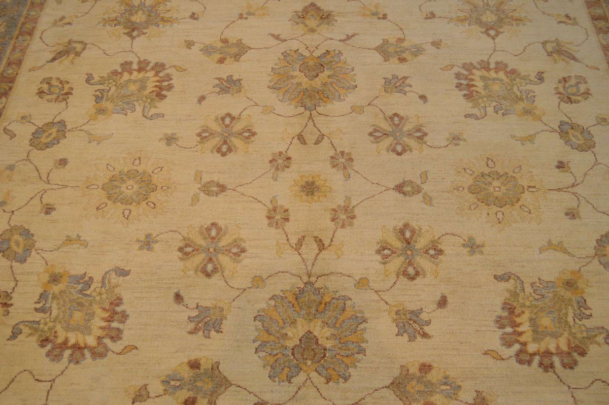 8' 4" x 9' 10" Pakistan Peshawar Rug image 4