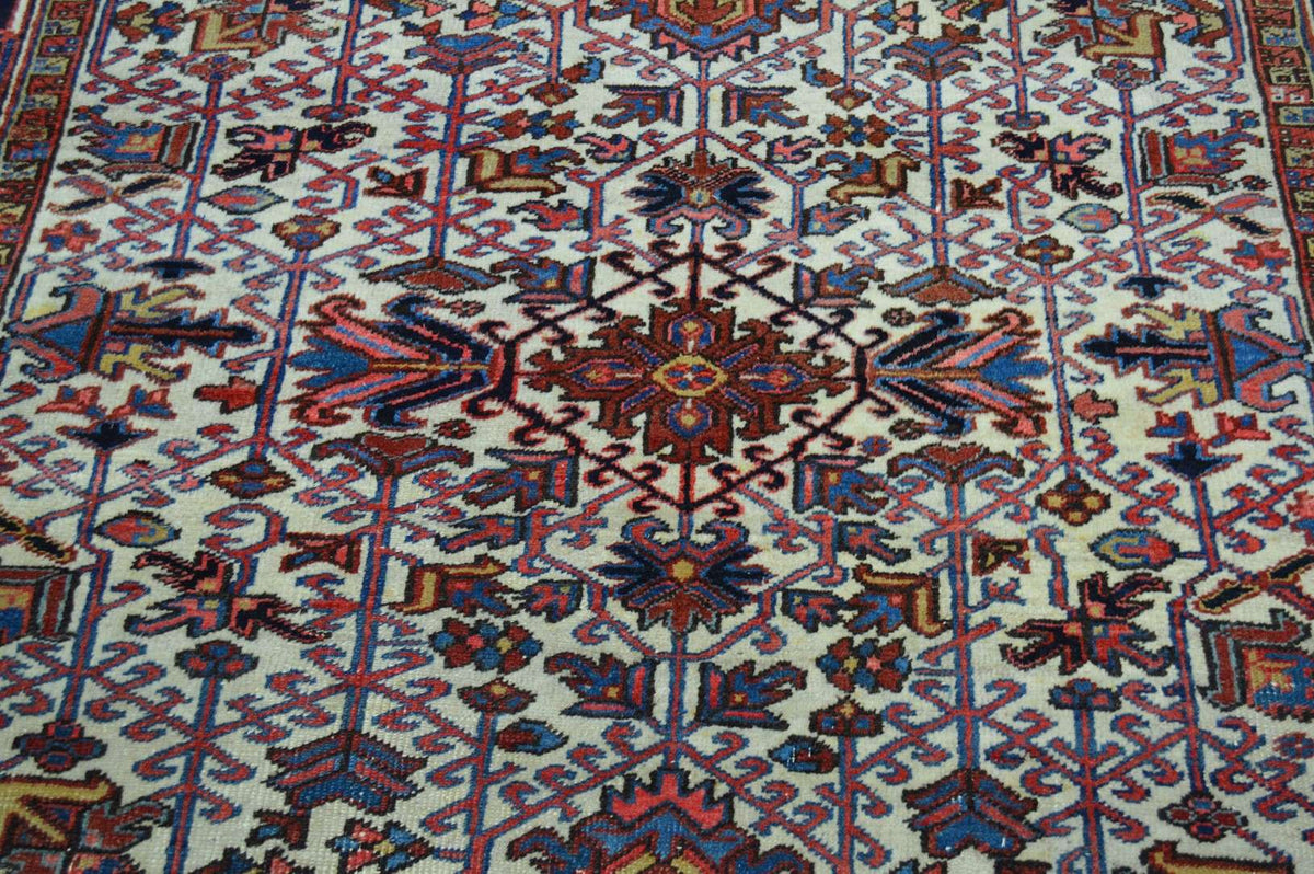 6' 9" x 10' 0" Persian Heriz Rug image 2