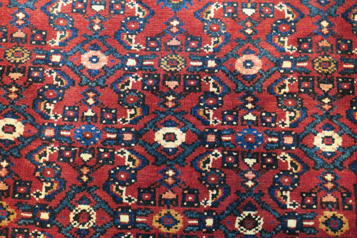 5' 1" x 7' 3" Persian Hamadan Rug image 1