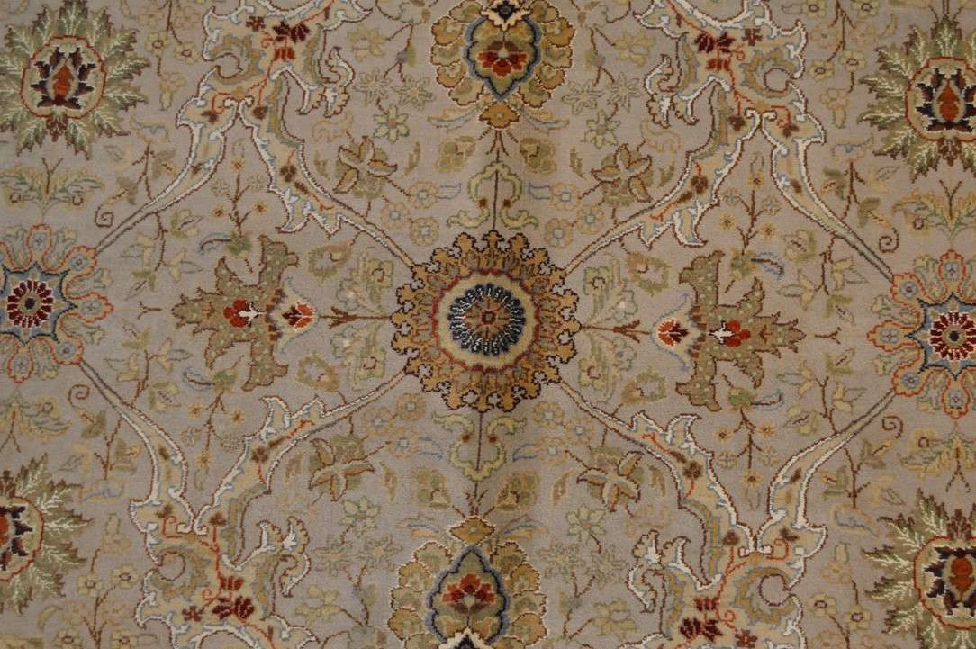 9' 0" x 11' 9" India Agra Rug image 8