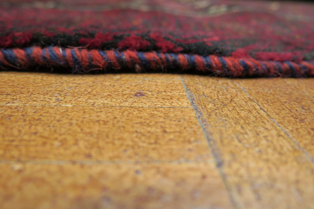 3'8'' x 7'6'' Persian Baluch Rug image 3