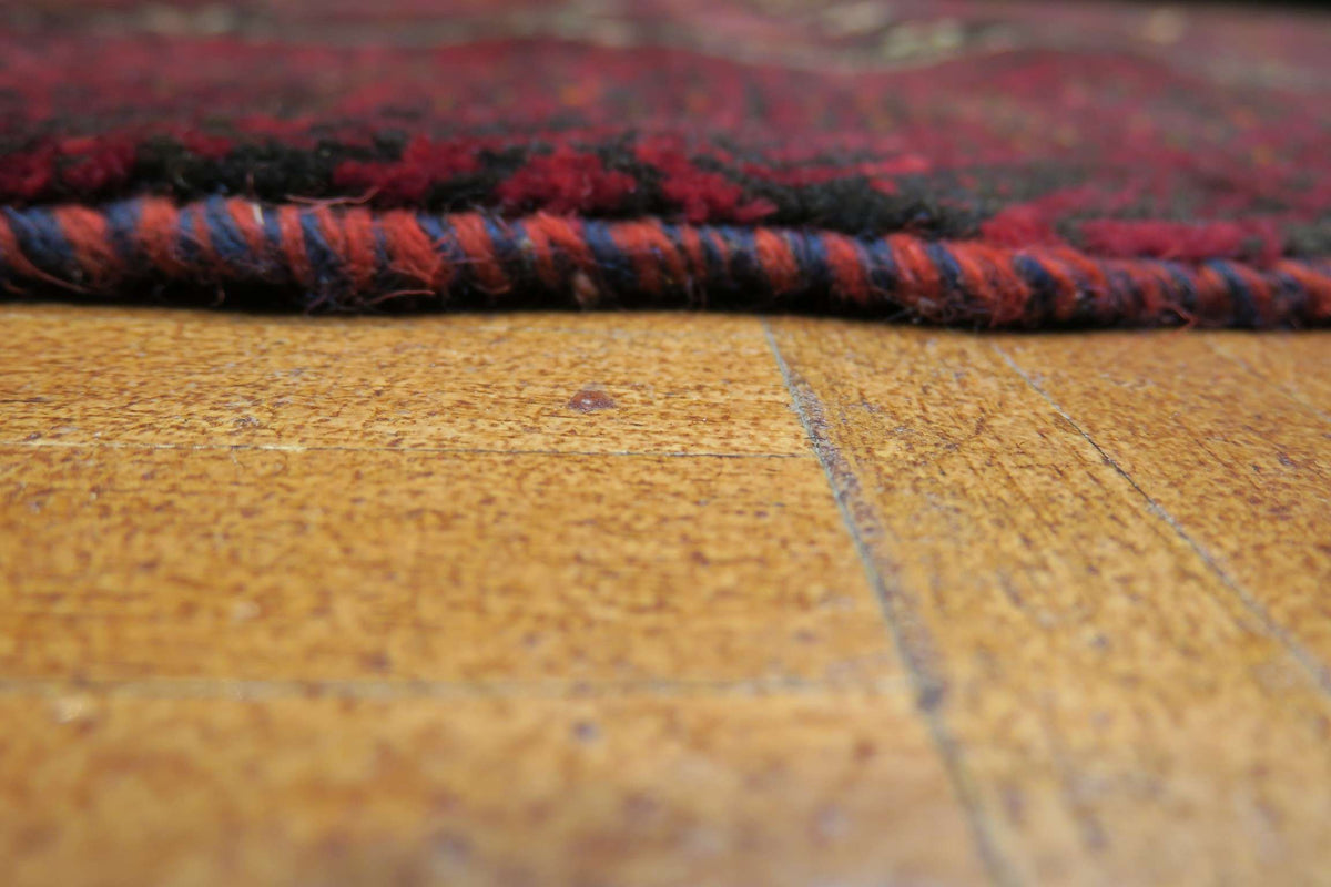 3'8'' x 7'6'' Persian Baluch Rug image 3