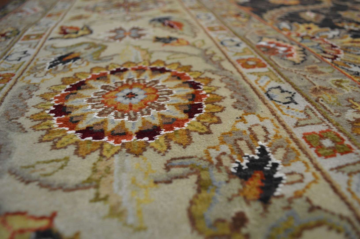 7' 9" x 9' 9" India Agra Rug image 6