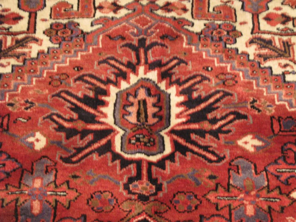 7' 9" x 11' 0" Persian Heriz Rug image 6