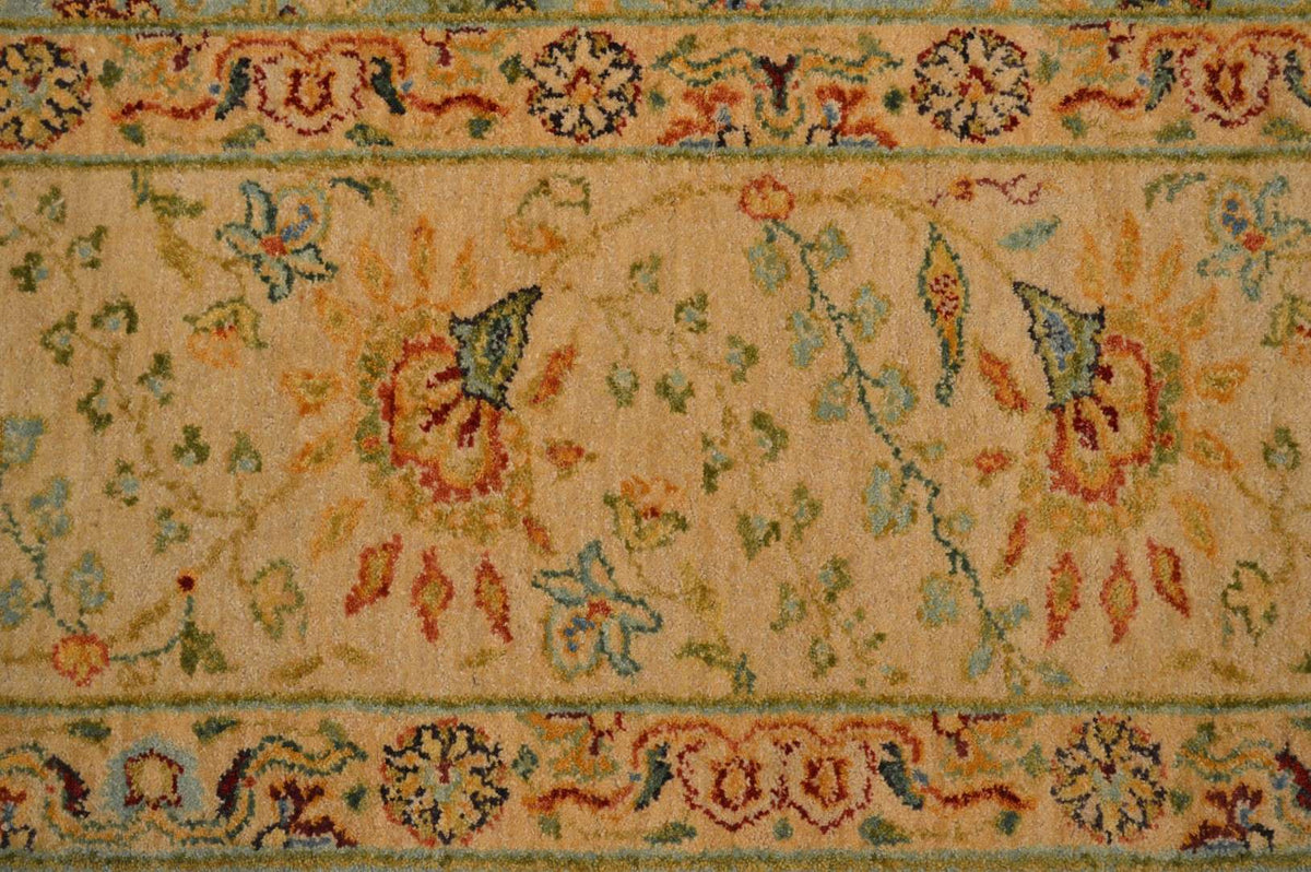 8' 0" x 10' 0" India Sultanabad Rug image 3