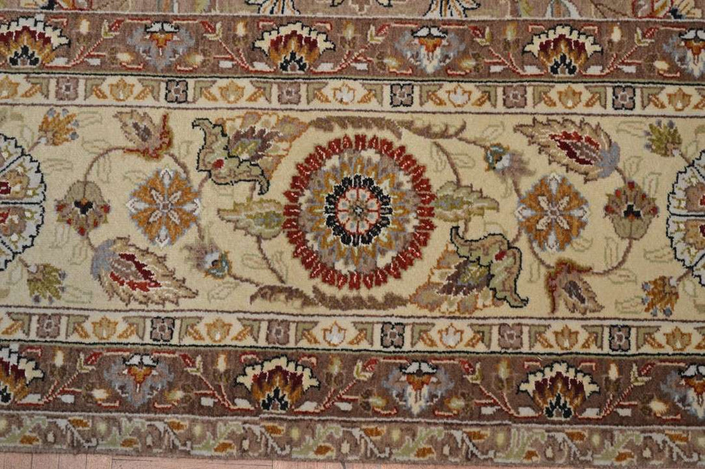 8' 9" x 11' 8" India Agra Rug image 7